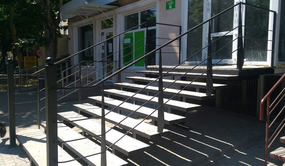 металлическая лестница в офис