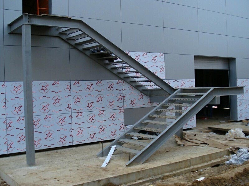 изготовление и монтаж металлических и пожарных лестниц